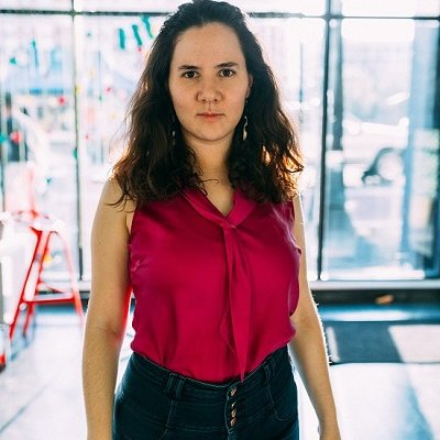 Juliana Cardona Meija full shot